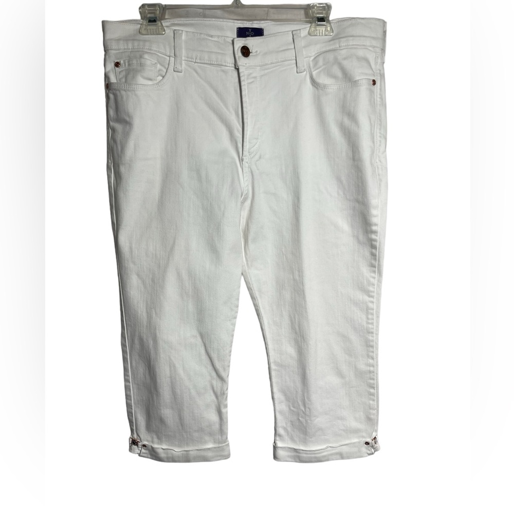 NYDJ jeans size 14 petite white stretch capri jeans w/jewel‎ embellishments 🩷
